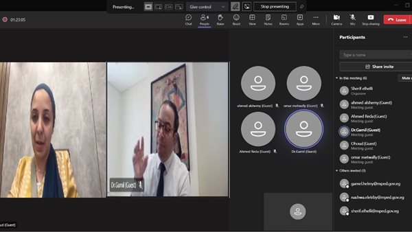 خلال فعاليات المناقشة