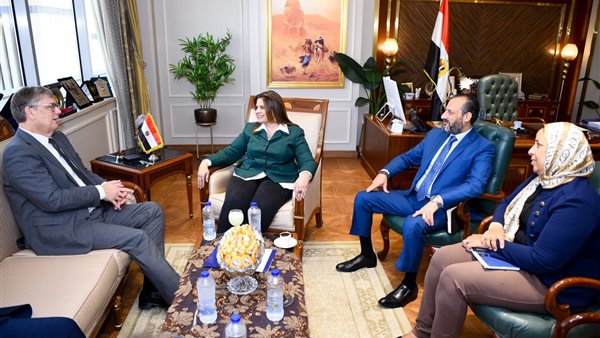 لقاء وزيرة الهجرة