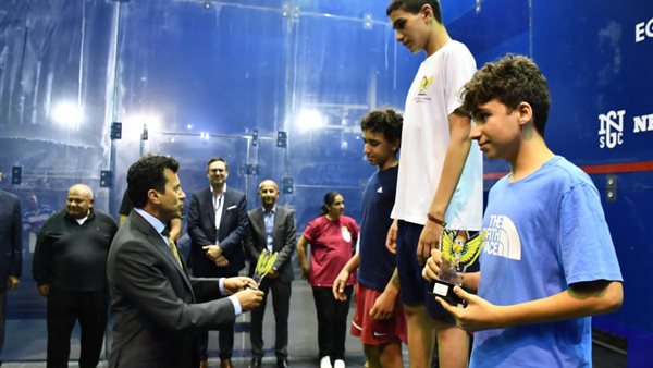 تكريم وزير الشباب