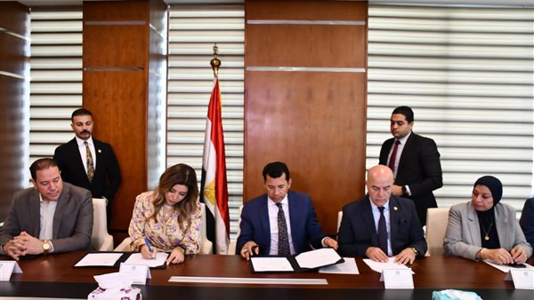 خلال توقيع الاتفاقية