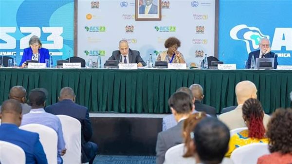 مشاركة الوزير بالجلسة