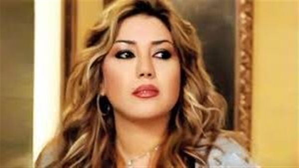 الفنانة شمس 