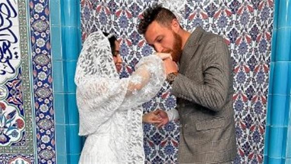 محمود حجازى وزوجته