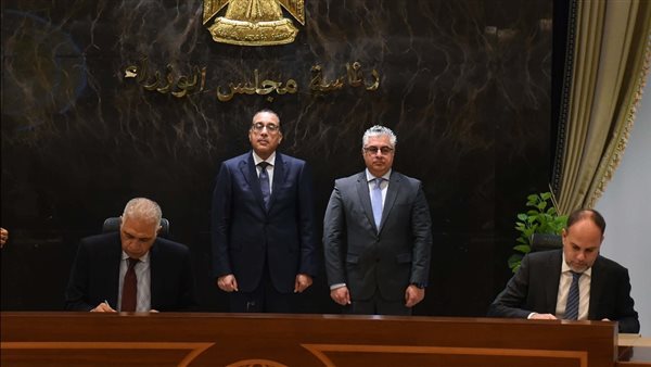 رئيس الوزراء خلال