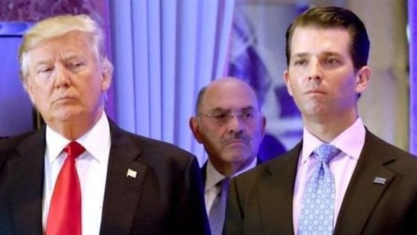 ترامب وابنه 