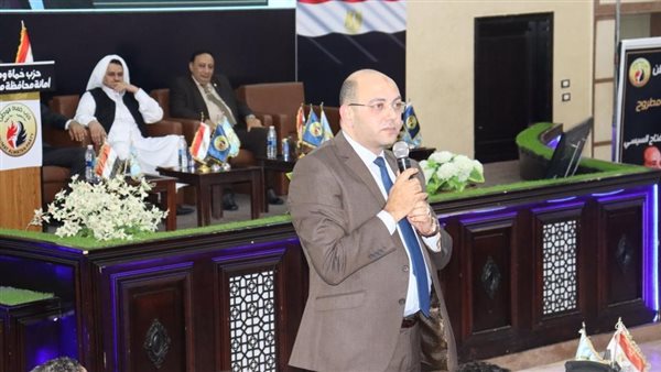 الدكتور أحمد العطيفي