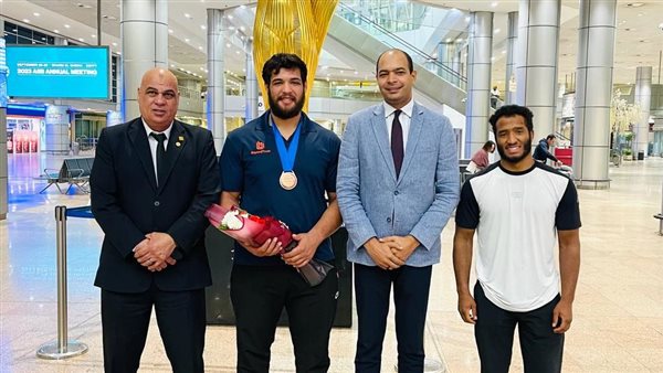 وفد من وزارة الشباب