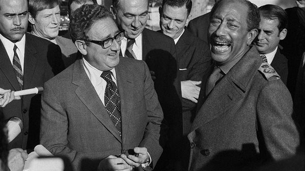 السادات وكسينجر