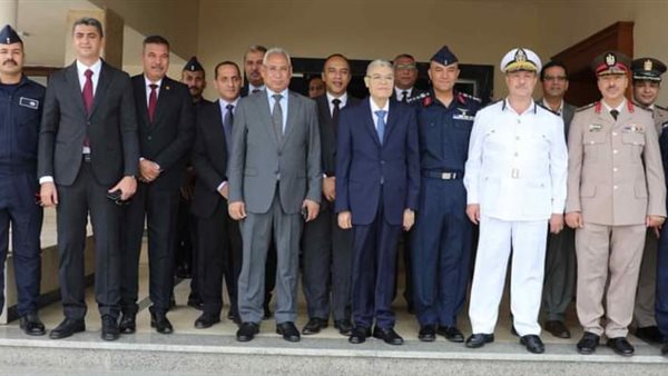 تهنئة المحافظ 