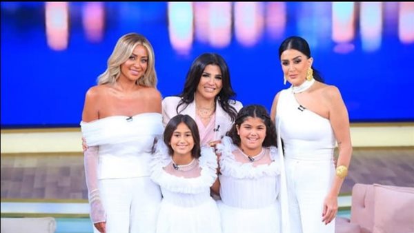 غادة عبد الرازق وعائلتها