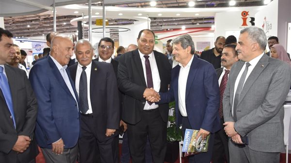 خلال افتتاح المعرض