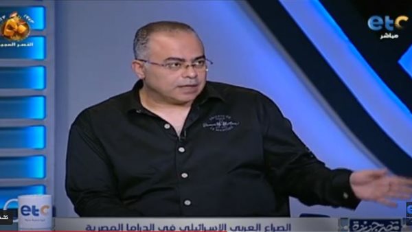 الكاتب عمرو سمير