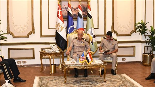 لقاء وزير الدفاع