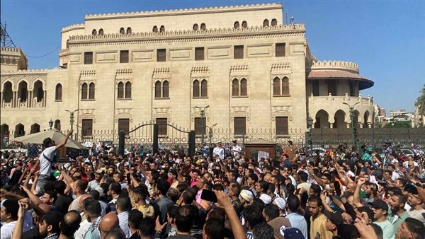 متظاهرو الجامع الأزهر