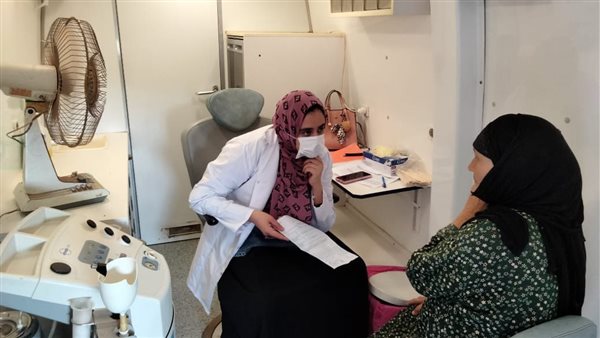 الدكتورة مع احدي