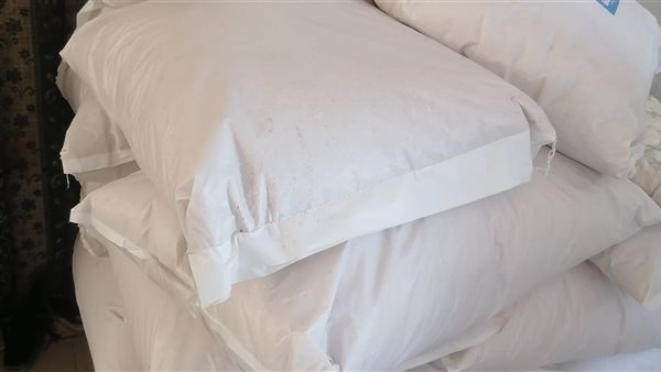 ضبط  22 شيكارة مقرمشات