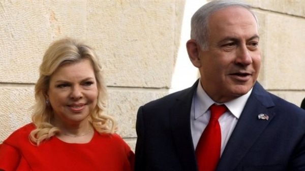 نتنياهو وزوجته 