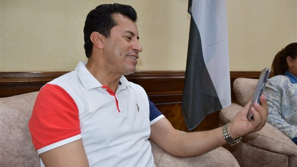 وزير الشباب والرياضة