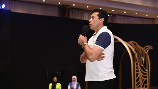 وزير الشباب والرياضة