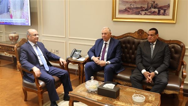 وزير العدل واللواء