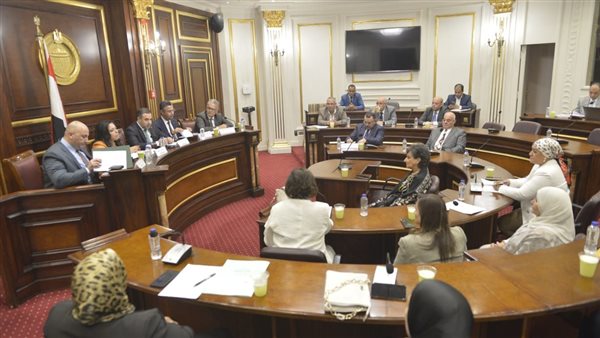  لجنة الاتصالات بمجلس