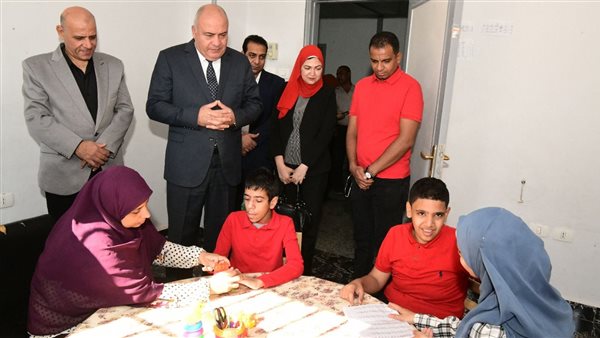 جانب من جولة المحافظ