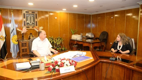 لقاء محافظ أسيوط