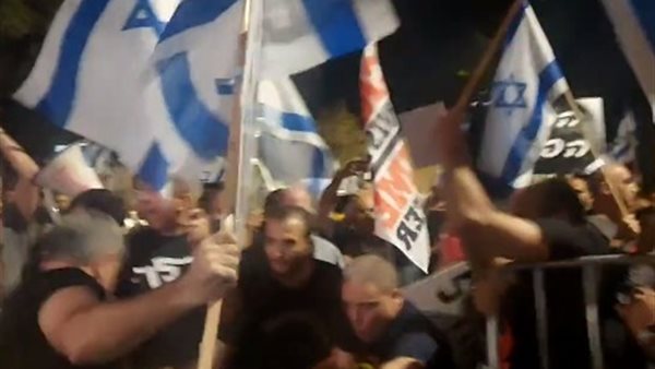 جانب من الاحتجاجات