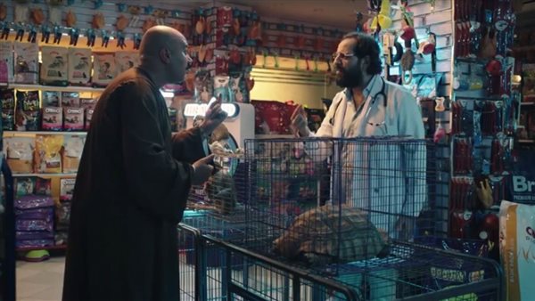 على باب العمارة 