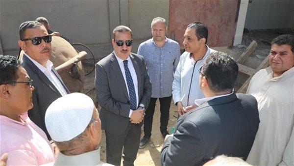 خلال تفقده المشروعات