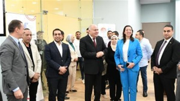 محافظ قنا يشهد إفتتاح