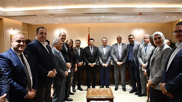 وزير الشباب والرياضة