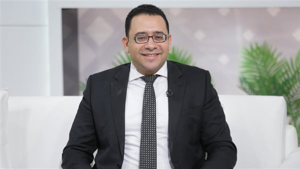 الدكتور عمرو حسن