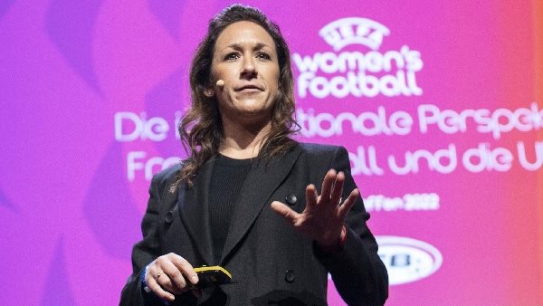 مسؤولة الكرة النسائية