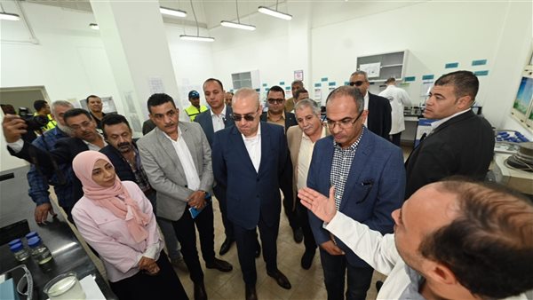 وزير الاسكان خلال