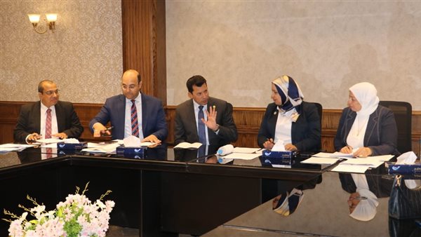 وزير الشباب والرياضة