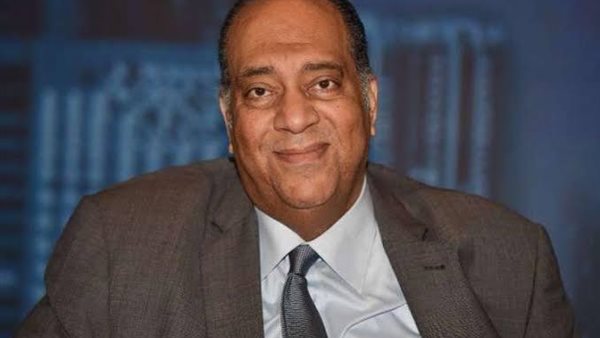 أحمد عبد الله عضو