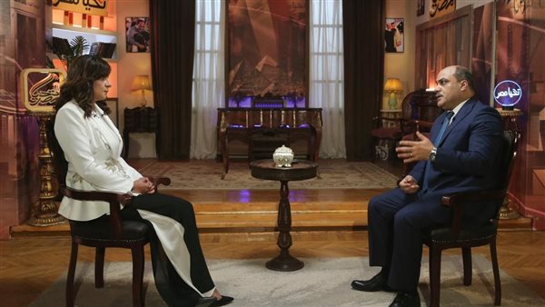 الباز ونبيلة مكرم