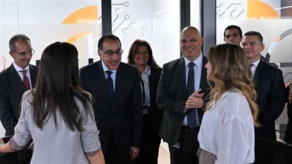 رئيس الوزراء خلال