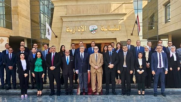  وزير العدل واعضاء