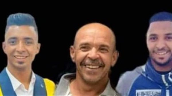 مصرع أب ونجليه تحت