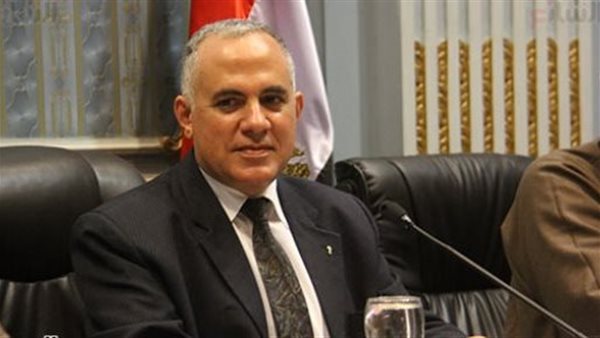 وزير الري السابق