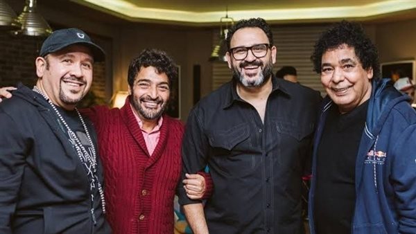 حميد الشاعري مع أصدقائه