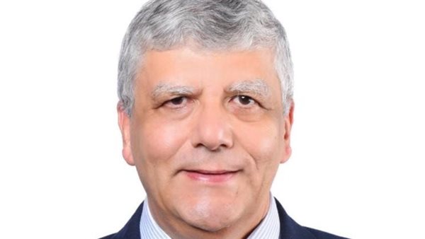 الدكتور عمرو عدلي