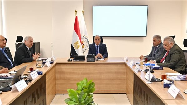  اجتماع  وزير الموارد