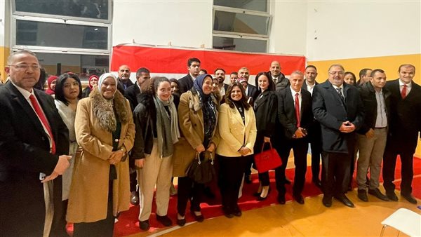 اعضاء الجالية المصرية