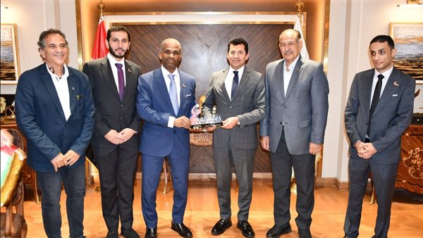 وزير الشباب والرياضة