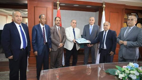 محافظ سوهاج يشهد