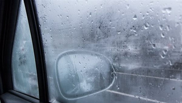 بخار الماء على زجاج