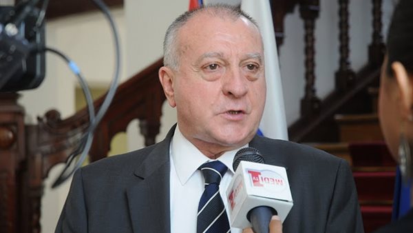 المؤرخ الفرنسي 